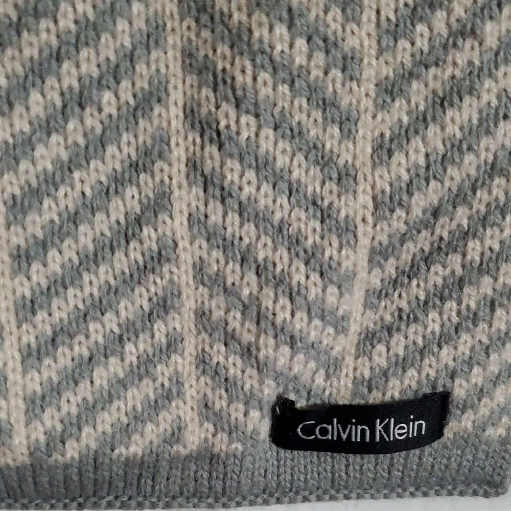 Calvin Klein Gray & Beige Herringbone Scarf  Soft Luxe Knit Texture 6” x 71”